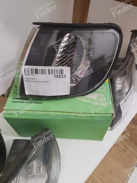 Left front turn signal - Phase 2 - RENAULT Safrane - 15533- 1