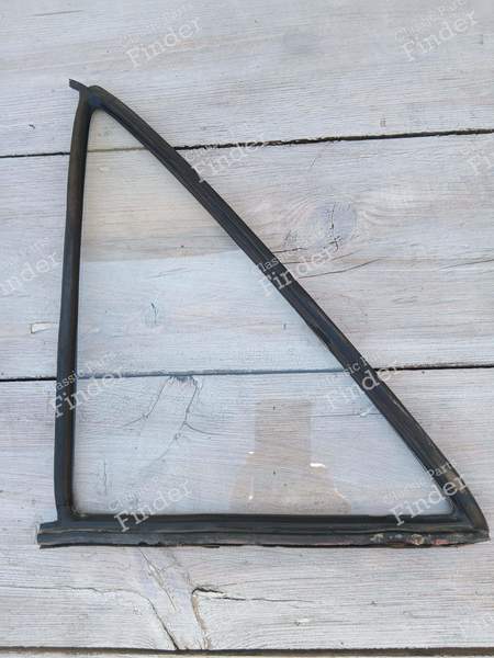 Dreieckiges Glasfenster hinten links - MERCEDES BENZ /8 (W114 / W115) - A1157350509
