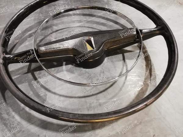 Steering wheel for sedan, convertible or coupé - PEUGEOT 404 - 5