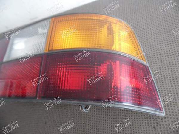 FEU ARRIERE DROIT - PORSCHE 924 - 477945216- 5