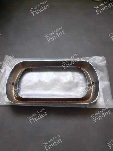 Headlight Trim / Headlight Cover - Phase 2 - RENAULT 10 (R10) - 1