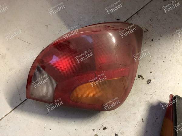 Right rear light - FORD Fiesta - 1044154 / 96FG13W004- 0