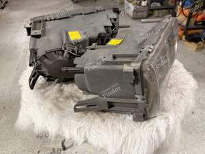 Zwei Scheinwerfer - MERCEDES BENZ S (W126) - 1305620451 / A0028265690 (L) / 1305620452 / A0028265650 (R)- thumb-2
