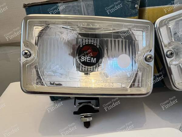 Paire de phare antibrouillards + caches - PEUGEOT 205 - 40283 / 7692- 2