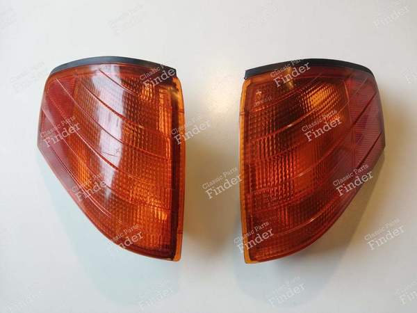 Paar orangefarbene Blinklichter - MERCEDES BENZ SL (R129) - 1305231911 (D) / 1305231910 (G)- 0
