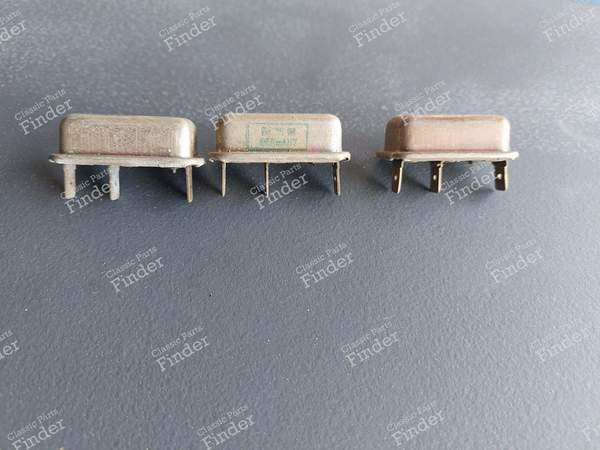 Capacitor for fuel gauge - PEUGEOT 504 Coupé / Cabriolet 