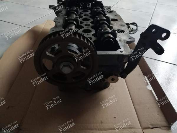 Culasse avec arbres à cames / poulies - Moteur 2.7 HDI - CITROËN C6 - P80LA- 2