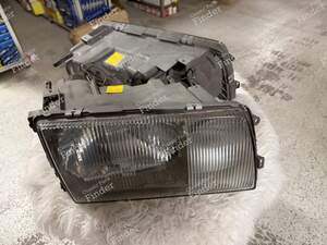 Zwei Scheinwerfer - MERCEDES BENZ S (W126) - 1305620451 / A0028265690 (L) / 1305620452 / A0028265650 (R)- thumb-1
