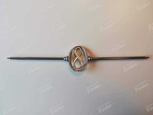 Sigle extérieur version '8' cylindres - STUDEBAKER Dictator / Director / Commander - 0