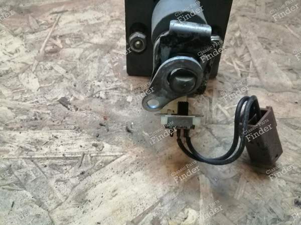 Zentralisiertes Kofferraumschloss - CITROËN CX - 3