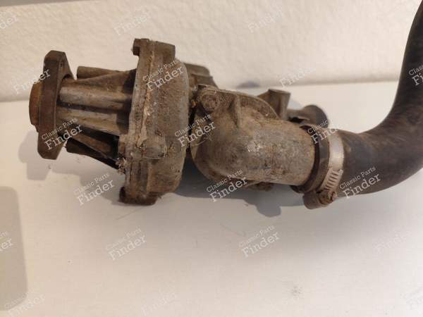 Pompe à eau, boîtier de thermostat - VOLKSWAGEN (VW) T3 - 056121013- 2