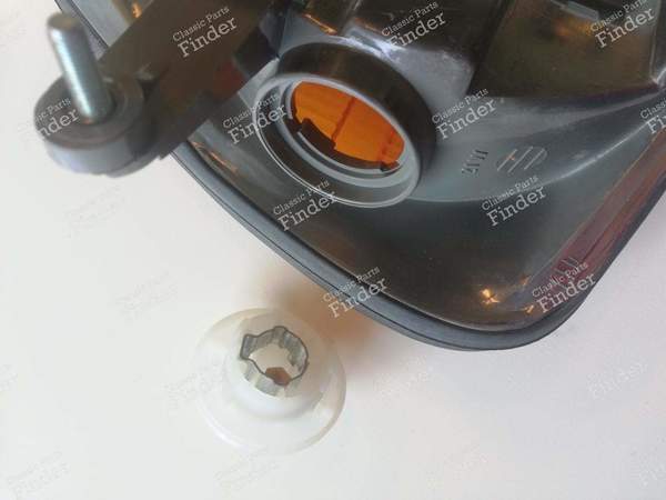 Left front turn signal light - HELLA - MERCEDES BENZ W123 - A0008200421- 5