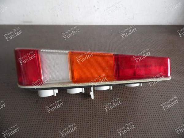 CABOCHON REAR LIGHT LEFT - CITROËN CX - 95653973 / 8076M- 6