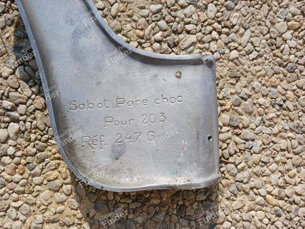 Radzierblenden an den vorderen Kotflügeln - PEUGEOT 203 - 247- 3