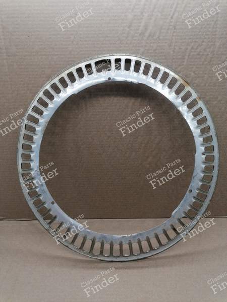 2 trim rings - FORD Taunus 12M (P4) - 2