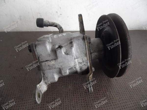PUMPE SERVOLENKUNG - BMW 6 (E24) - 7671955144 / 32411127636 / 1127636 - Equiv. 1123634 / 324111123634- 4