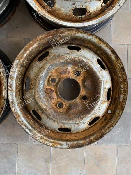Original set of 5 pieces. Steel wheels for VW Super Beetle (produced after 1968) - VOLKSWAGEN (VW) Käfer / Beetle / Coccinelle / Maggiolino / Escarabajo - 4