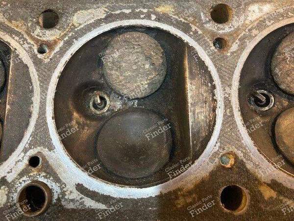 R18 cylinder head - Fuego Turbo - RENAULT 18 (R18) - 7700597415- 7