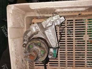 Hydraulic pump with bracket and flector - CITROËN CX - 7552852680 (?)- thumb-3