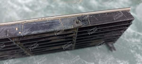 Kühlergrill - PEUGEOT 504 - 4
