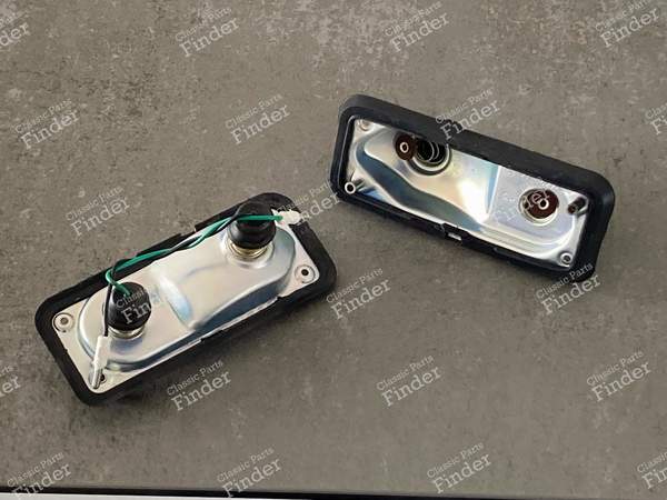 Pair of blinker plates ALPINE A310 V6, R12, Matra Murena and Rancho - RENAULT 12 / Virage (R12) - 427- 1