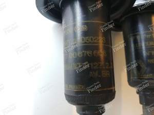 Pair of front shock absorbers - RENAULT 20 / 30 (R20 / R30) - 7700586961- thumb-3