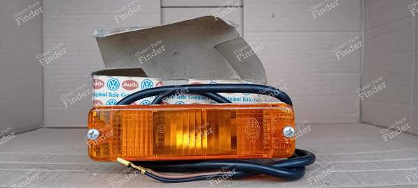 Orange front turn signal (from 08/1974) - VOLKSWAGEN (VW) Käfer / Beetle / Coccinelle / Maggiolino / Escarabajo - 111 953 055- 0