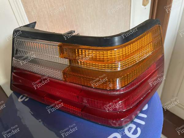 Right rear light in good condition - MERCEDES BENZ E (W124) - 1248200264- 1