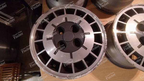 Alloy wheels (set of 4) for R18 phase 2 - RENAULT Fuego - 3