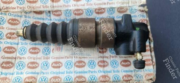 Cylindre récepteur embrayage - AUDI 100 / 200 / 5000 (C2) - 857721261 / 431721261 / 443721261- 2