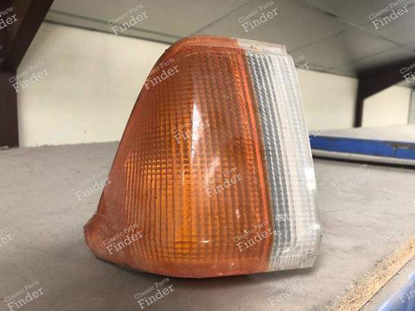 Clignotant avant droit phase 2 - PEUGEOT 305 - 3080803- 0