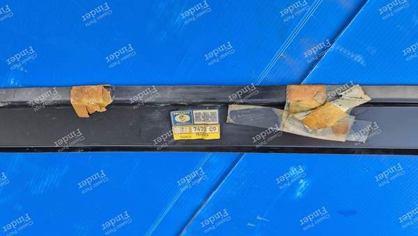 Tôle bavette centrale de pare-choc arrière - PEUGEOT 604 - 747009- 4