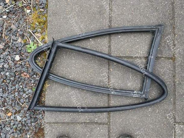 Ein Paar hintere Seitenfenster aus Gummi - PORSCHE 911 / 912 E (G Modell) 