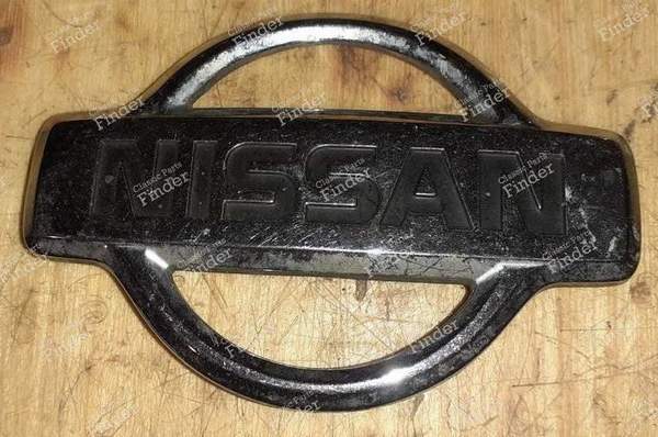 Nissan grille emblem - NISSAN Micra (K11) - 0