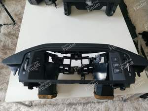 Verkleidung um den zentralen Bildschirm GPS etc. - CITROËN C6 - thumb-2