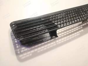 Grille de ventilation de capot - RENAULT 9 / Alliance / Broadway / 11 / Encore (R9 / R11) - 7704000879- thumb-1