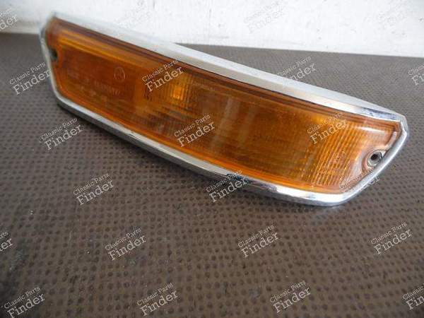 RIGHT FRONT TURN SIGNAL 63138454103 BMW SERIE 02 / E10 - BMW 1502 / 1602 / 1802 / 2002 / Touring (02-Serie) - 63138454103- 0