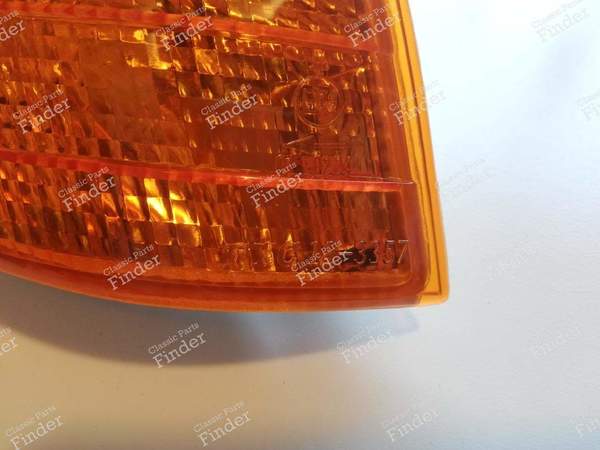 Right front turn signal light - MERCEDES BENZ C (W202) - Equiv. A 202 826 0243 / A2028260243- 3