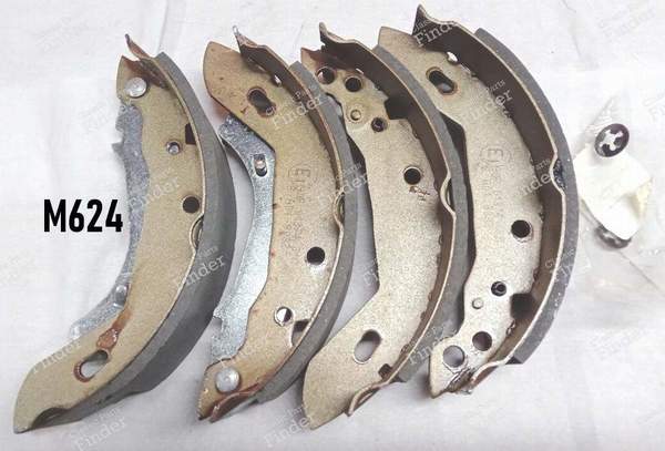 Set of 4 shoes for rear drum brakes. - RENAULT Clio 1 - M624- 0