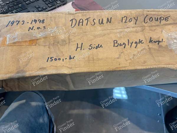 Brand new original taillight right side Datsun 120Y ( Sunny B110 ) - DATSUN Sunny (B110) - 4069- 7