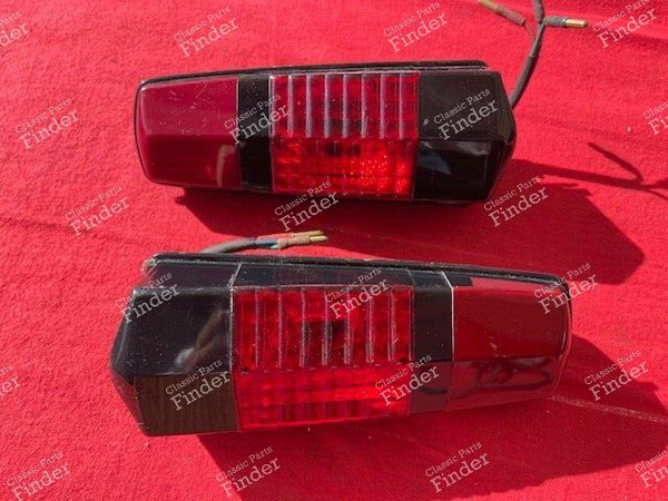 Two brand new rear lights for ID DS 19 or 21 CONFORT - CITROËN DS / ID - 578 / DM 544-02- 0