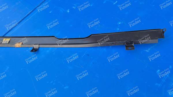 Tôle bavette centrale de pare-choc arrière - PEUGEOT 604 - 747009- 3