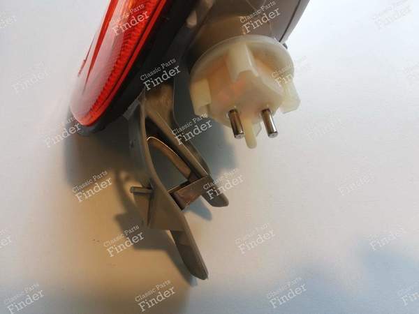 Left front turn signal - MERCEDES BENZ C (W202) - Equiv. A2028260143- 2