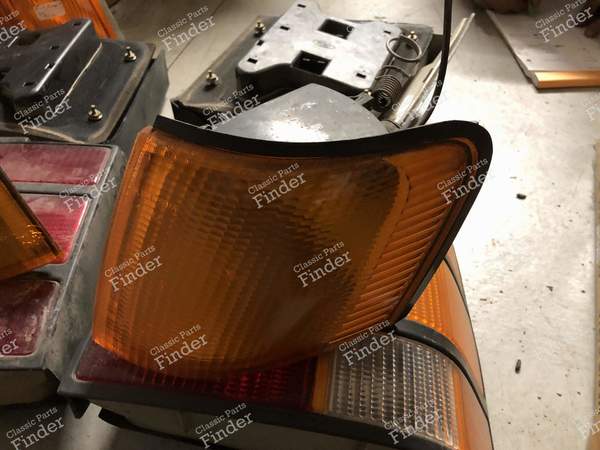 Left front turn signal - FORD Scorpio / Granada - 18331945