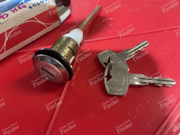 Brand new door lock with 2 keys - DATSUN Cherry (E 10) - 80560-M3000- 0