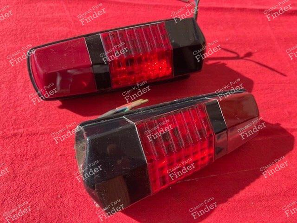 Two brand new rear lights for ID DS 19 or 21 CONFORT - CITROËN DS / ID - 578 / DM 544-02- 1