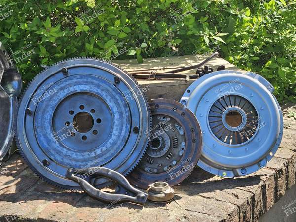 Boîte de vitesses manuelle M116 (350) et M117 (450) 4 vitesses - MERCEDES BENZ S (W116) - 1172611401 / 1172512501- 1