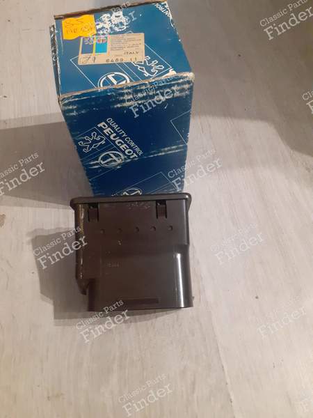 Belüfter rechts oder links - PEUGEOT J5 - 6489.11- 1