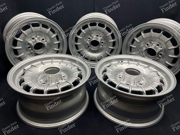 Jantes Baroque d'origine - 6.5Jx14 ET30 - MERCEDES BENZ W108 / W109 - 1084001002- 0