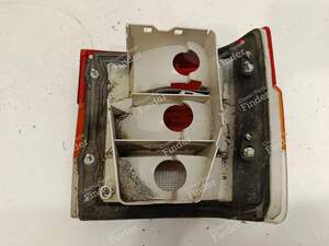 Feu arrière droit - RENAULT 9 / Alliance / Broadway / 11 / Encore (R9 / R11) - thumb-1